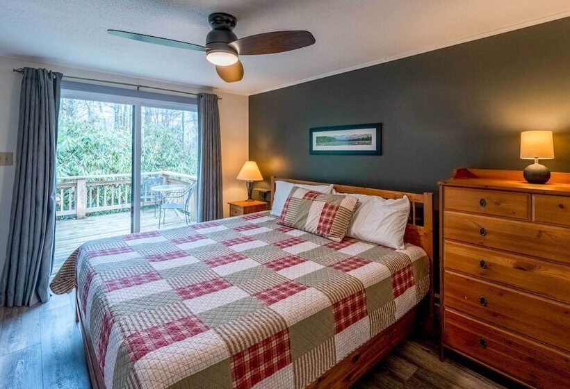 Walk To Lake: Family Home W/ Game Room, Deck & Bbq