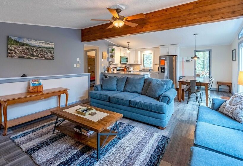 Walk To Lake: Family Home W/ Game Room, Deck & Bbq