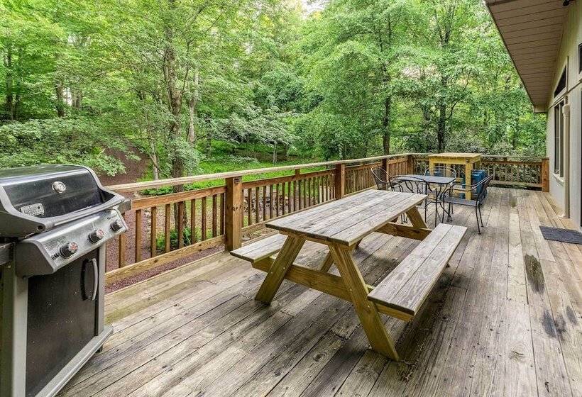 Walk To Lake: Family Home W/ Game Room, Deck & Bbq