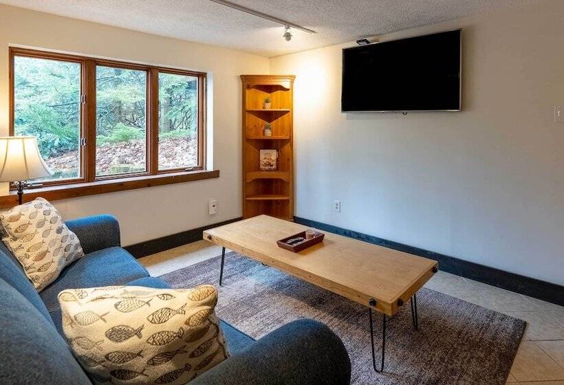 Walk To Lake: Family Home W/ Game Room, Deck & Bbq