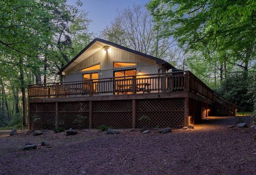 Walk To Lake: Family Home W/ Game Room, Deck & Bbq