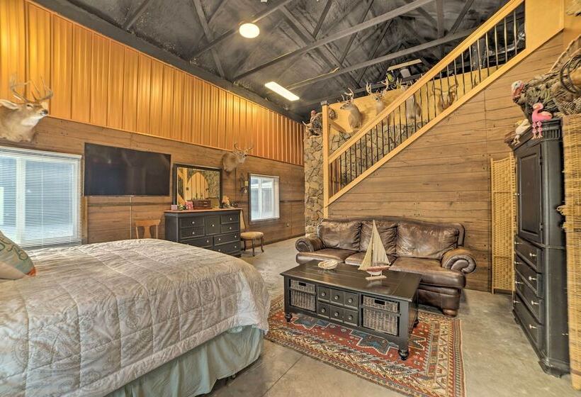 Family Leatherwood Resort Cabin W/ Fire Pit!