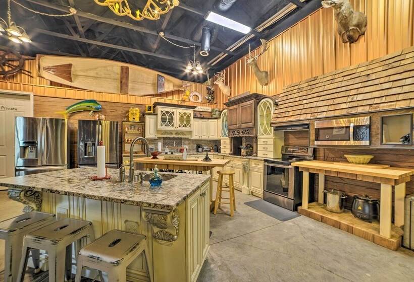 Family Leatherwood Resort Cabin W/ Fire Pit!