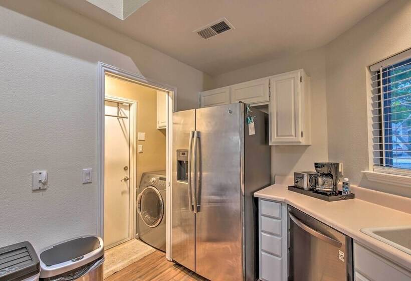 Family Retreat ~ 1 Mi To Hill Country Mile!