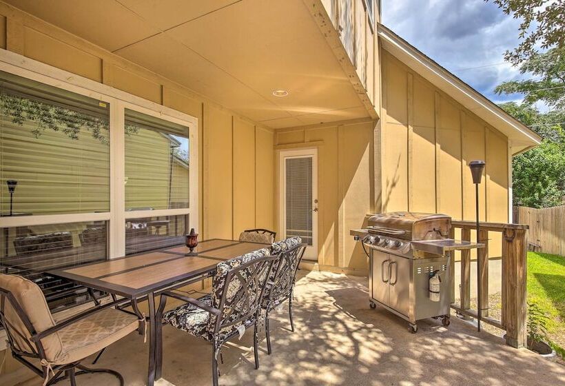 Family Retreat ~ 1 Mi To Hill Country Mile!