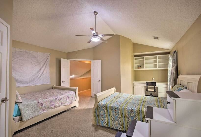 Family Retreat ~ 1 Mi To Hill Country Mile!