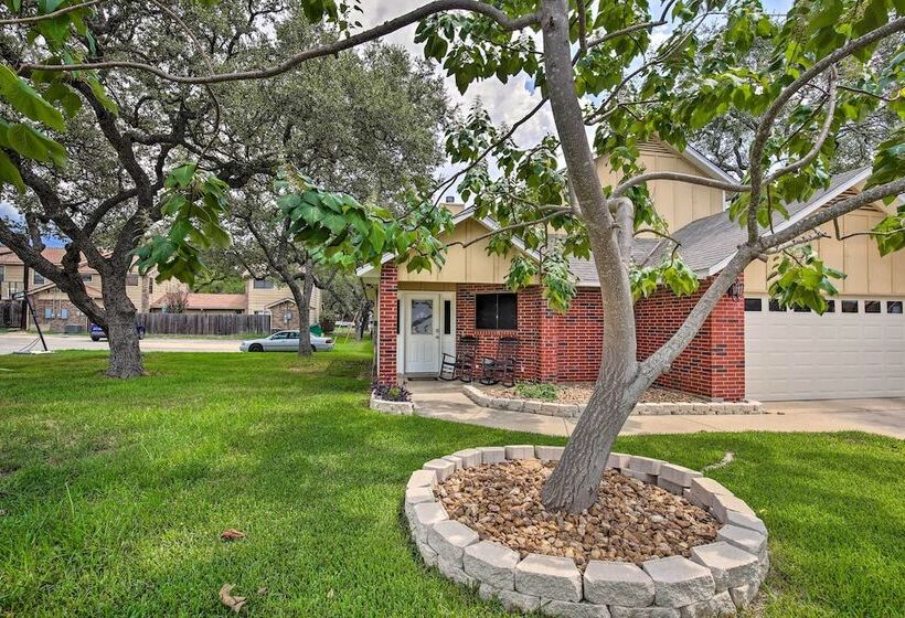 Family Retreat ~ 1 Mi To Hill Country Mile!