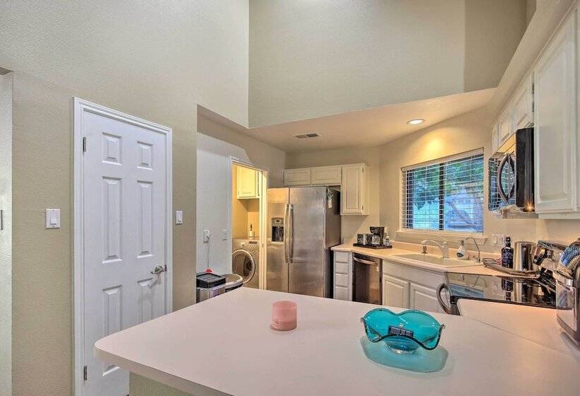 Family Retreat ~ 1 Mi To Hill Country Mile!