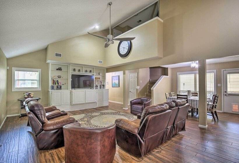 Family Retreat ~ 1 Mi To Hill Country Mile!