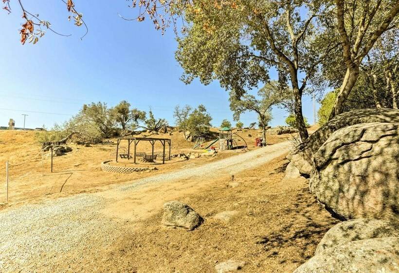 Family Friendly Coarsegold Guest House W/ Yard!