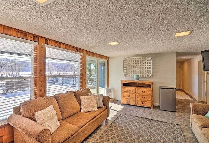 Fish House  W/ Deck, Fire Pit & River Views