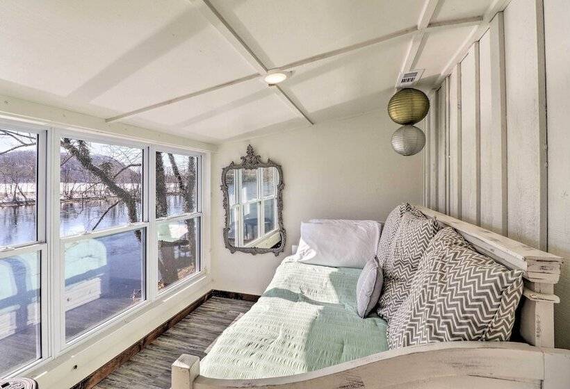 Fish House  W/ Deck, Fire Pit & River Views