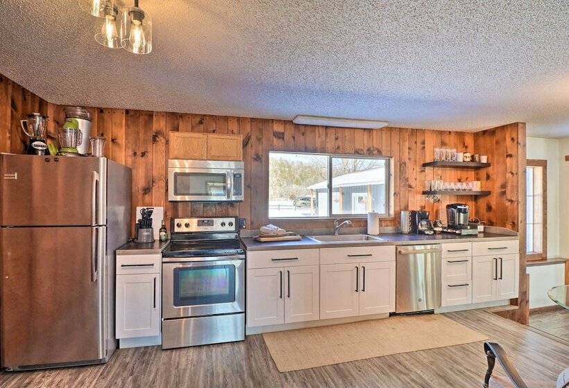 Fish House  W/ Deck, Fire Pit & River Views