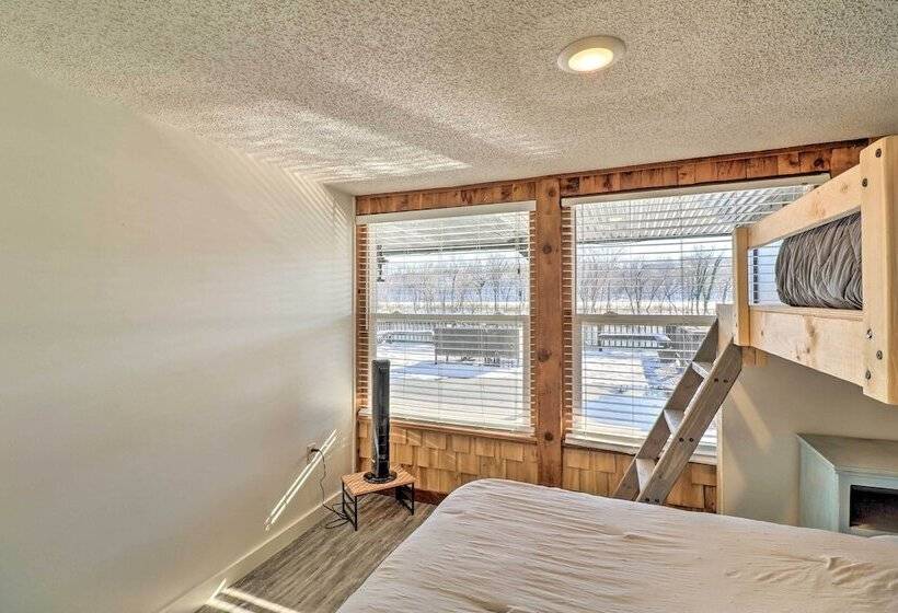 Fish House  W/ Deck, Fire Pit & River Views