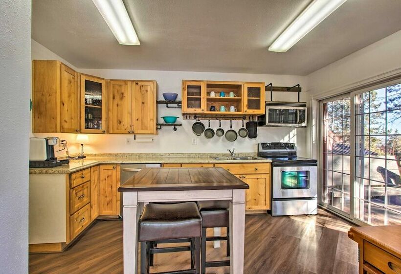 Fox Cottage    Quiet Escape W/ Private Deck!