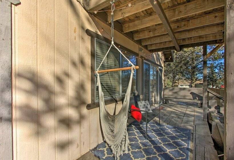 Fox Cottage    Quiet Escape W/ Private Deck!