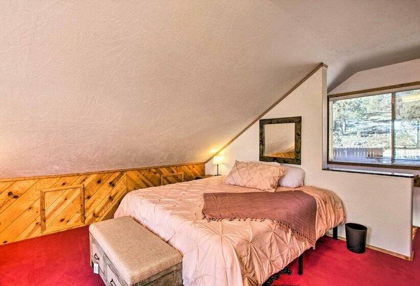 Fox Cottage    Quiet Escape W/ Private Deck!