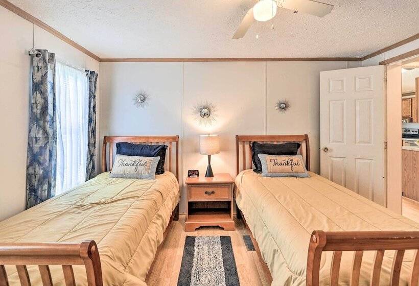 Arapahoe Home W/ Fireplace Near Deer Hunting