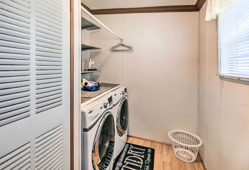 Arapahoe Home W/ Fireplace Near Deer Hunting