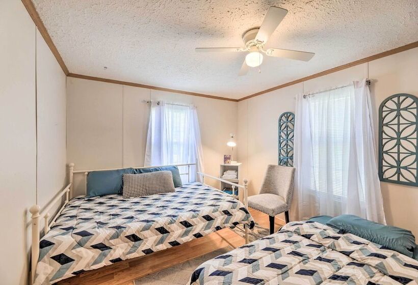 Arapahoe Home W/ Fireplace Near Deer Hunting