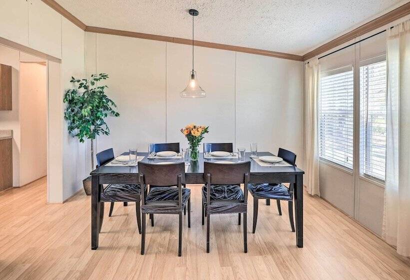 Arapahoe Home W/ Fireplace Near Deer Hunting