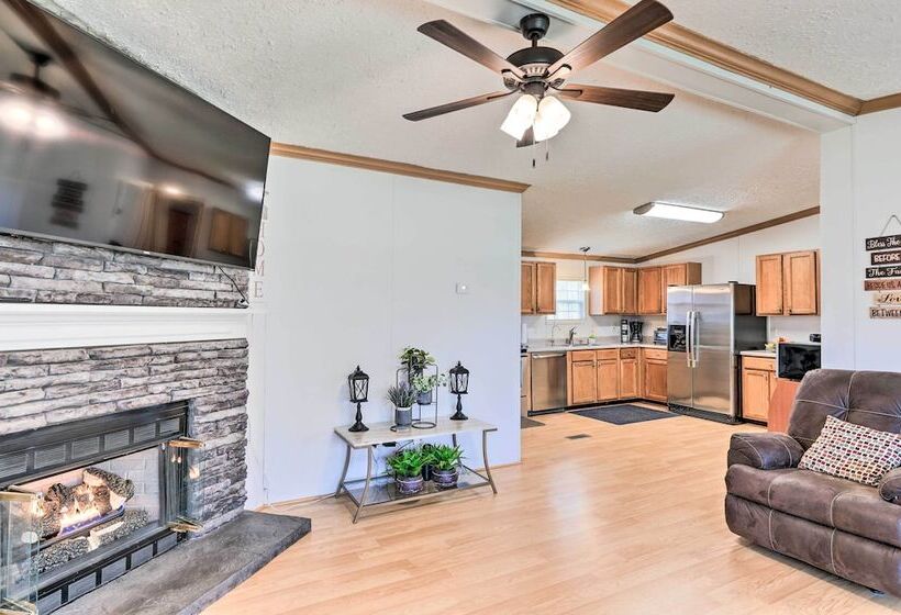 Arapahoe Home W/ Fireplace Near Deer Hunting