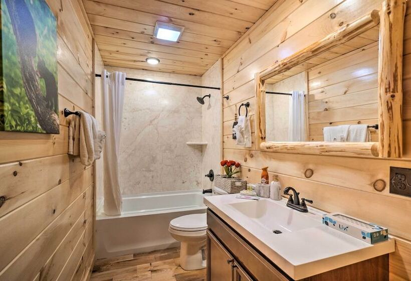 Gatlinburg Mountain Cabin: 4 Mi To National Park!