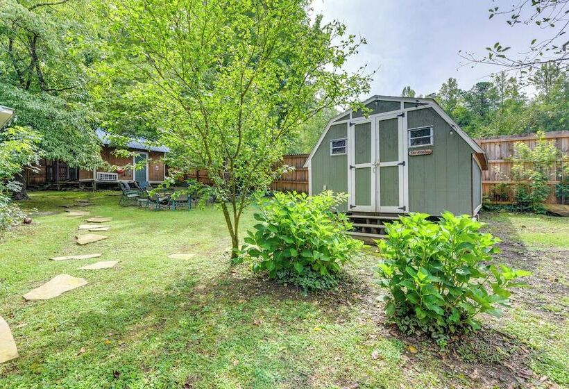 Gatlinburg Cabin W/ Indoor Hot Tub & Game Room!