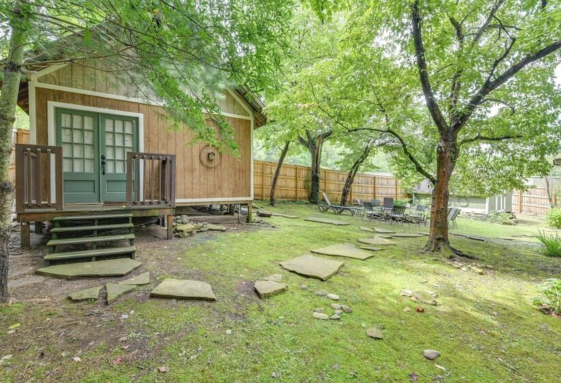 Gatlinburg Cabin W/ Indoor Hot Tub & Game Room!