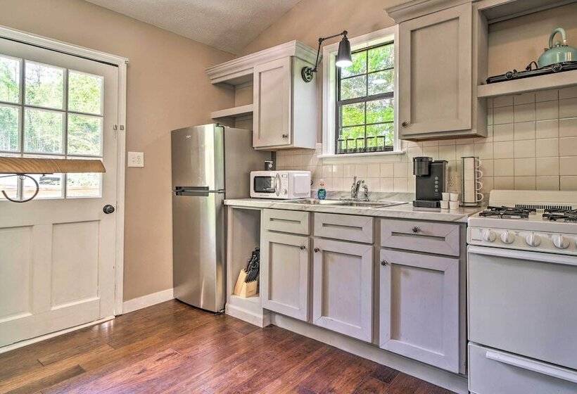 Gatlinburg Cabin W/ Indoor Hot Tub & Game Room!