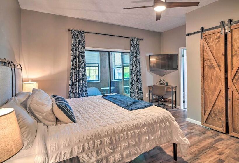 Gatlinburg Cabin W/ Indoor Hot Tub & Game Room!