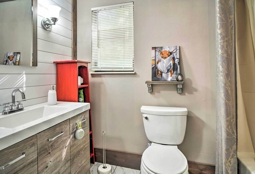 Gatlinburg Cabin W/ Indoor Hot Tub & Game Room!