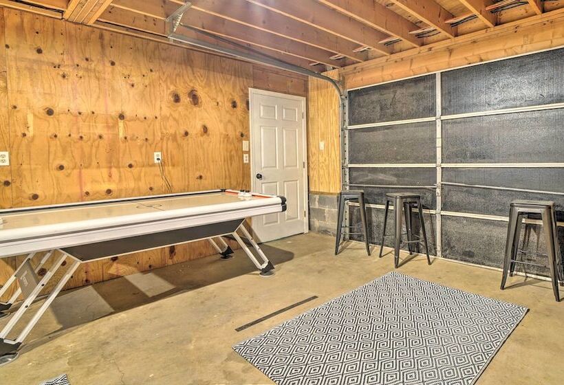 Gatlinburg Cabin W/ Indoor Hot Tub & Game Room!