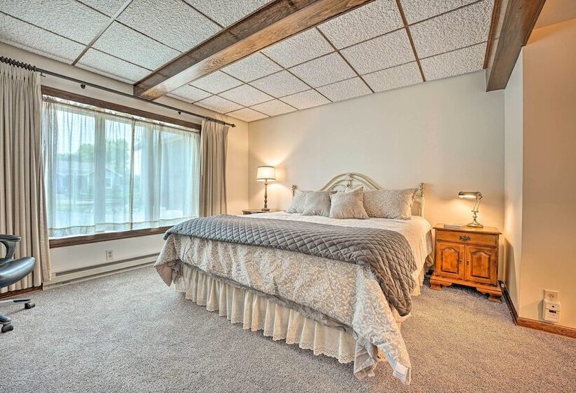 Gorgeous Bremen Home With Lake Access & Yard!