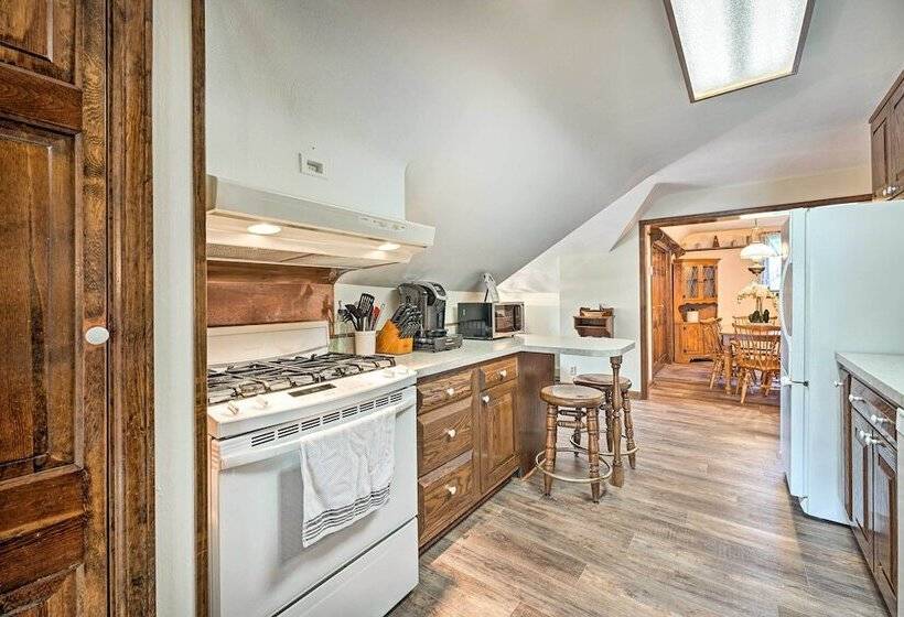 Gorgeous Bremen Home With Lake Access & Yard!