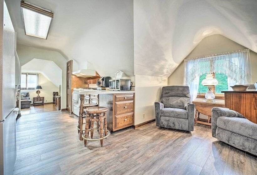 Gorgeous Bremen Home With Lake Access & Yard!