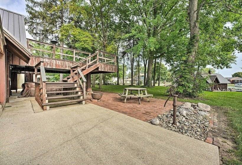 Gorgeous Bremen Home With Lake Access & Yard!