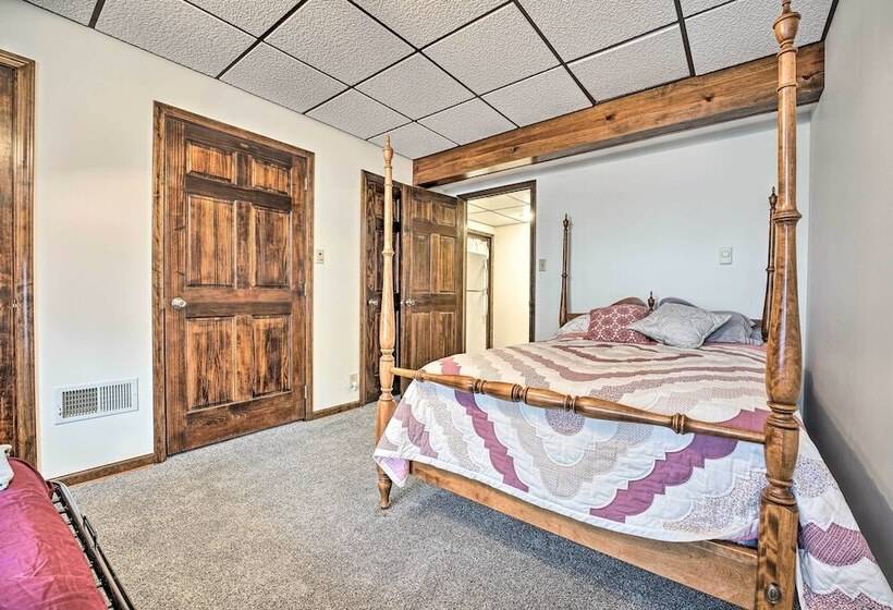 Gorgeous Bremen Home With Lake Access & Yard!