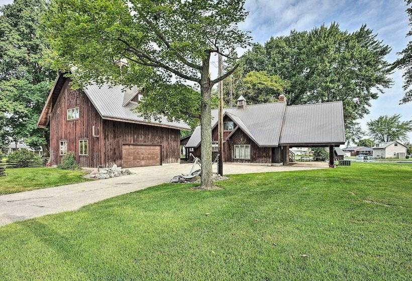 Gorgeous Bremen Home With Lake Access & Yard!