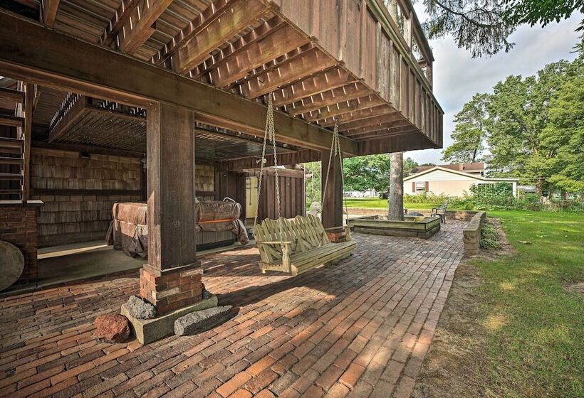 Gorgeous Bremen Home With Lake Access & Yard!