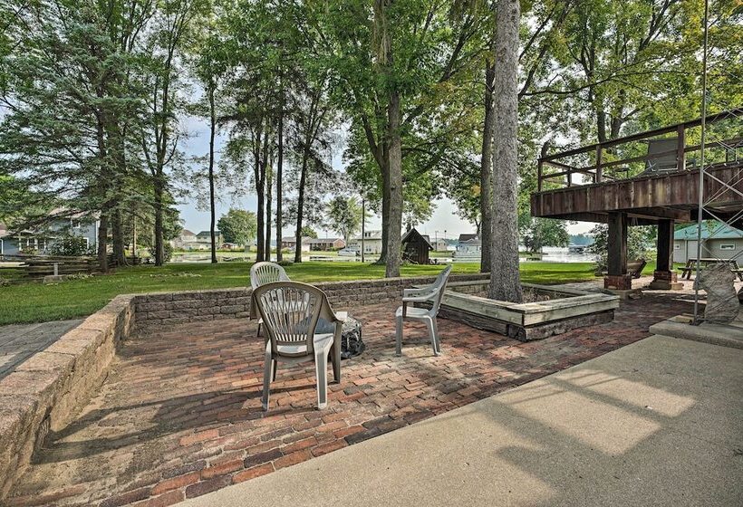 Gorgeous Bremen Home With Lake Access & Yard!