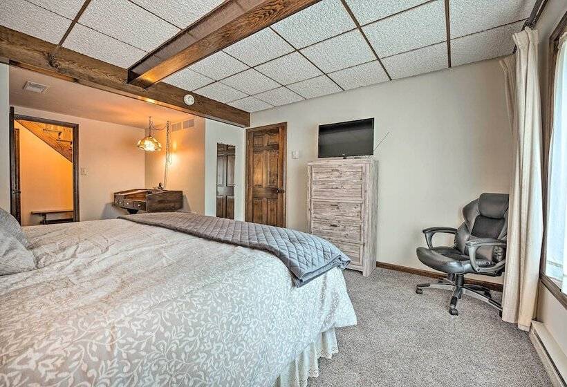 Gorgeous Bremen Home With Lake Access & Yard!