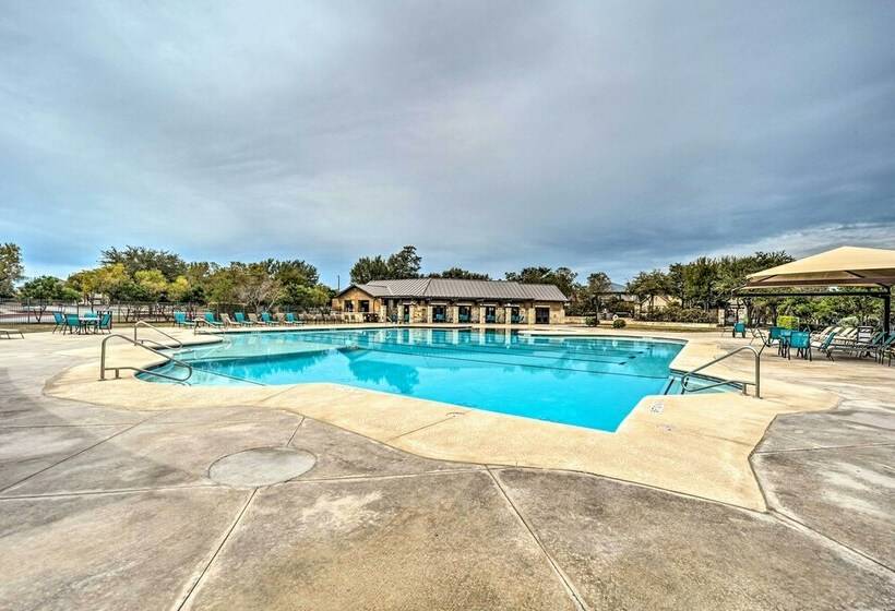 Gorgeous Family Home W/ Yard Near Seaworld!