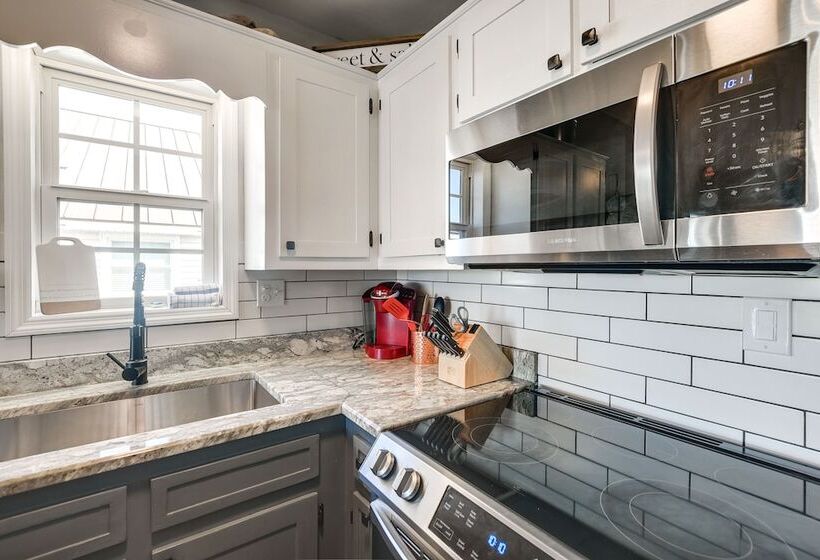 Gorgeous Oib Escape W/ Dock & Canal View!