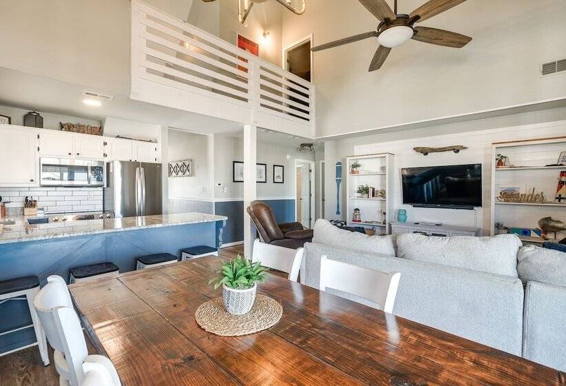 Gorgeous Oib Escape W/ Dock & Canal View!