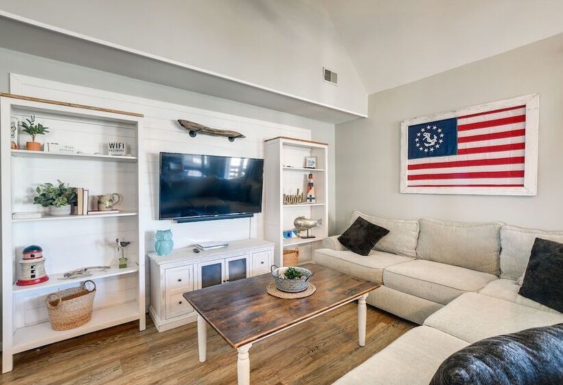 Gorgeous Oib Escape W/ Dock & Canal View!