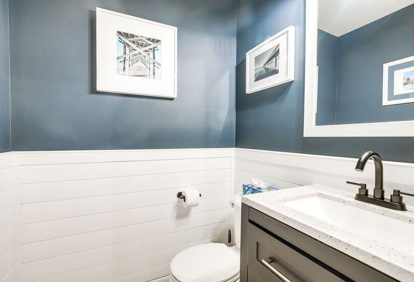 Gorgeous Oib Escape W/ Dock & Canal View!