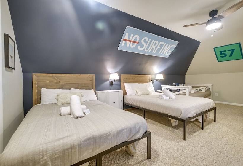 Gorgeous Oib Escape W/ Dock & Canal View!