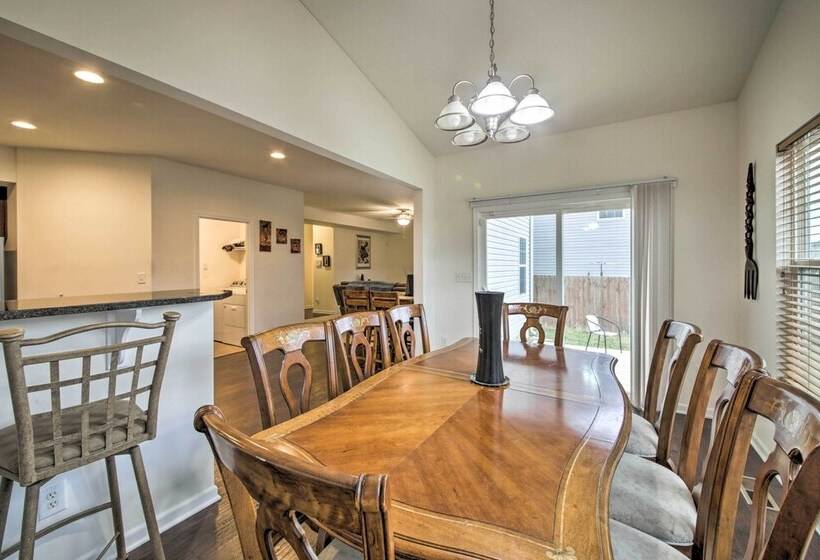 Greenwood Home ~15 Mi To Indianapolis!