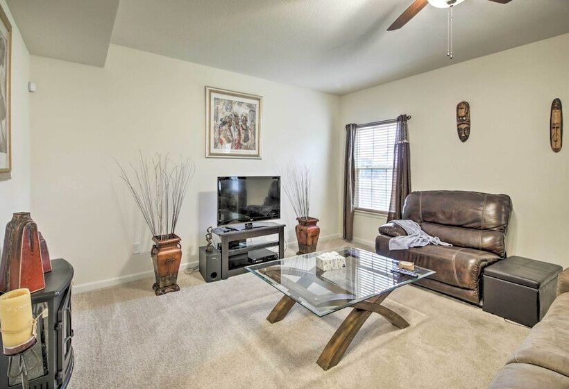 Greenwood Home ~15 Mi To Indianapolis!